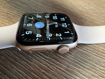 Apple Watch SE (2022) - 11