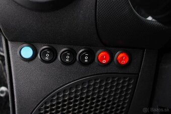 Jeep Wrangler 2.8 CRD Sport A/T - 11