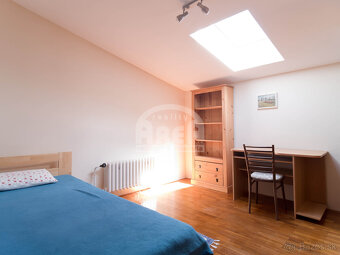 Dvojpodlažný rodinný dom v skvelej lokalite mesta Michalovce - 11