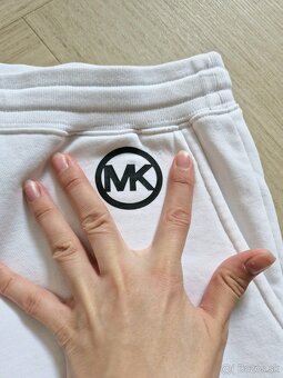 Michael Kors bielo cierna teplakova suprava a biele teplaky - 11