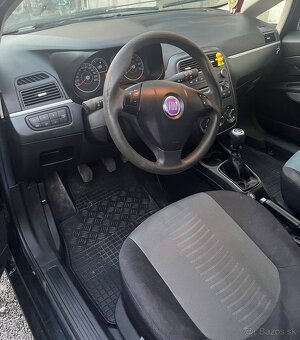 Fiat Punto Grande - 11