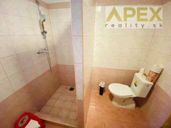 Exkluzívne APEX reality rodinný dom vo Veľkých Kostoľanoch - 11