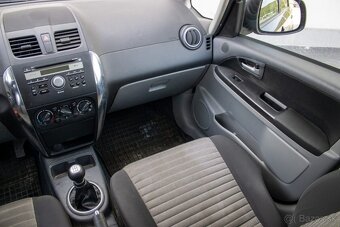 Suzuki SX4. - 11
