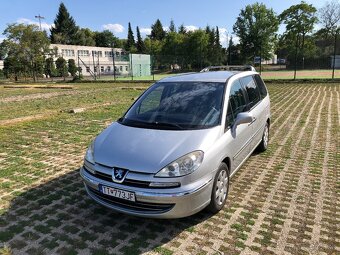 Peugeot 807 2.0 HDi (100 kW) Family, 7 miest, manuál, diesel - 11