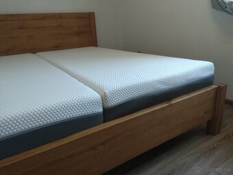 Luxusná dubová postel Klára + zdarma 2 masívne stolíky - 11
