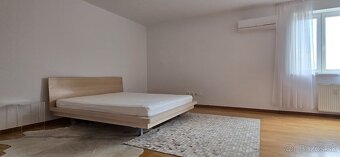 Prenájom trojizbového bytu pod hradom - 11