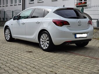 Opel Astra 1,4 Turbo - 11