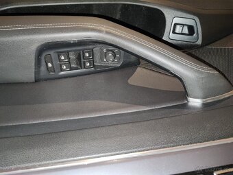 Passat B8 r tapacire dverí Ambient osvetlenie - 11