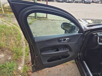 Volvo XC60 2.0 B5 mHEV Ultimate Black Edition AWD A/T - 11