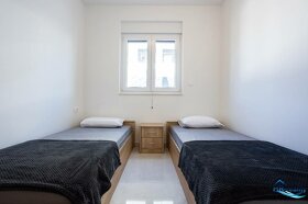 Trogir, Čiovo – zariadený apartmán so súkromným bazénom - 11
