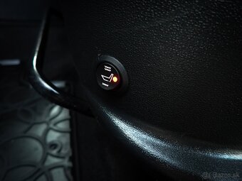 HYUNDAI i20 1.25 benzin - 83tis km-2014-LED-KLIMA-VYHREV SED - 11