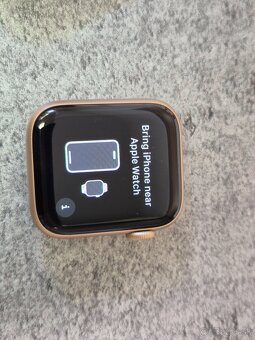 Apple Watch 5 40mm Gold Aluminium Pink Sand - TOP stav - 11