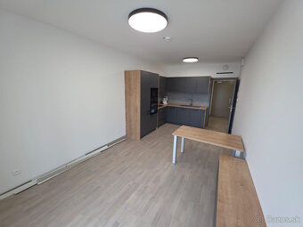 2 izbový byt v projekte Metropolis s výhľadom na Mesto - 11