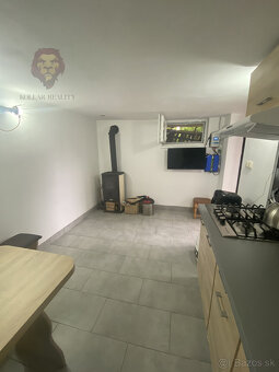 Znížená cena Na predaj - Chata Ilava – 369 m², krásny výhľad - 11