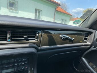 Jaguár XJR 300 - 11