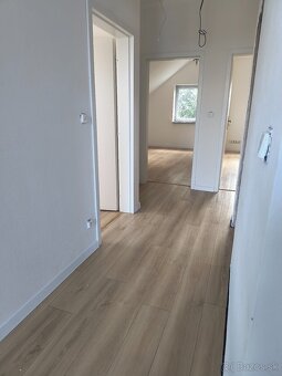 LUXUSNÝ 5 IZB. RD V SENCI V ŠTANDARDE - 11