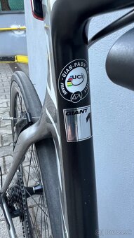 Karbónový cestný bicykel Giant Propel - 11