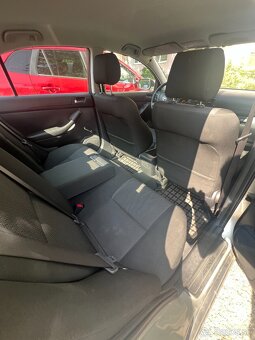Predám Toyota Avensis 2.0 D-4D - spoľahlivý sedan na predaj - 11