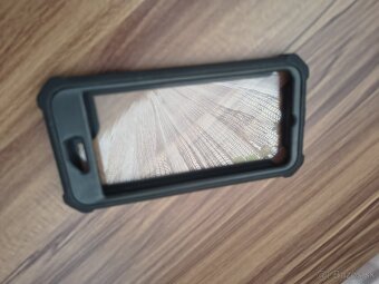 iPhone SE 2022, 128 GB - 11