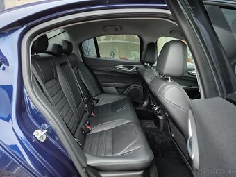 Alfa Romeo Giulia 2.2 Diesel 210 AT AWD Veloce Q4 - 11