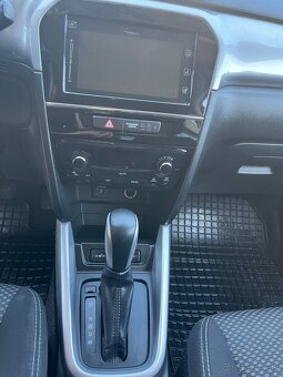 SUZUKI VITARA R.V.2018 (88Kw) AUTOMAT 1.MAJITEL TOP STAV - 11