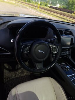 Jaguar F-pace - 11