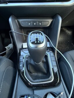 Kia SPORTAGE 1,6 TGDI 118kW - 11