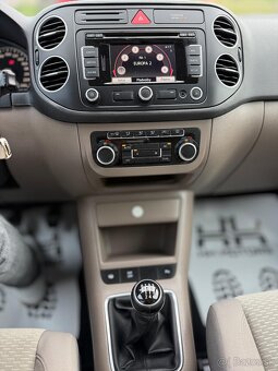 Volkswagen Golf Plus - 11