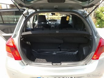 Yaris - 11