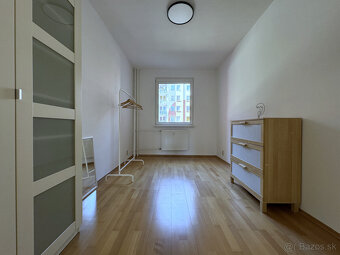 Novozrekonštruovaný, priestranný byt so šatníkom - Hájik - 11