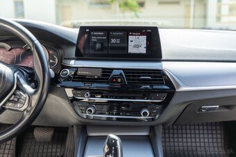 BMW 5 (G31) kombi - 11