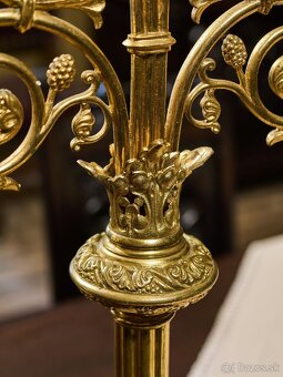 Párové neogotické mosadzné svietniky z 19. storočia - výška - 11