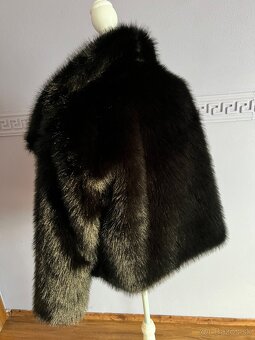 Nový čierny kožúšok - 11