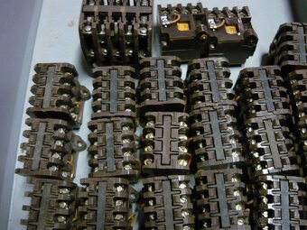 STYKAČ  SIEMENS  a  ABB   cena 4 euro - 11