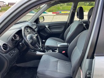 Toyota RAV4 II 2.0 D 4WD (2003) – 85 kW - 11
