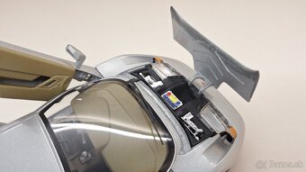 1:18 BUGATTI EB110 - 11