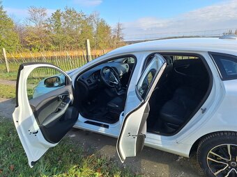 Volvo V40 D3; 2.0 diesel; Manual; r.v. 2018; Bratislava - 11