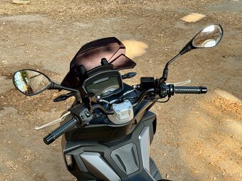 Predam Aprilia SR GT 125 model 2024 - 11