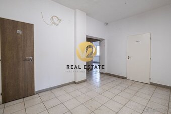 Na PRENÁJOM polyfunkčný objekt s pozemkom pri Tescu - 11