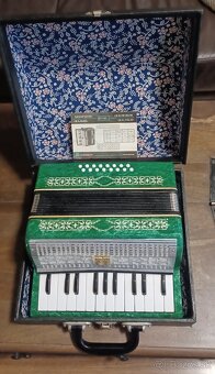 Starý akordeón, harmonika top stav. - 11