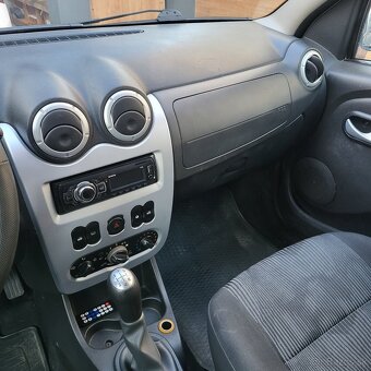 Dacia Logan 7 miestna - 11