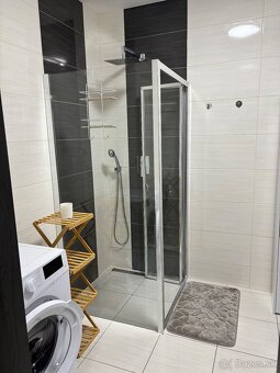 Nadštandartne zariadený 2 izbový byt s klimatizáciou - 11