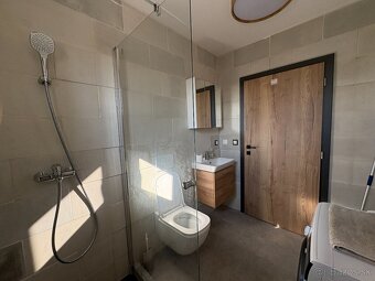 Krásny pozemok s domom vo Veľkom Ďure - 11