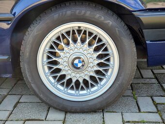 Bmw e30 318i - 11