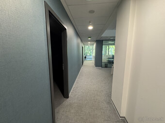 Prenájom samostatného kancelárskeho traktu 620 m² pri nábrež - 11