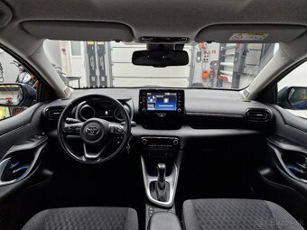 Toyota Yaris Hybrid 1.5 e-CVT | 12/2022 | - 11