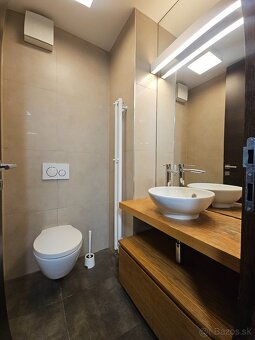 NA PREDAJ RODINNÝ DOM S POZEMKOM BRATISLAVA RUŽINOV - 11