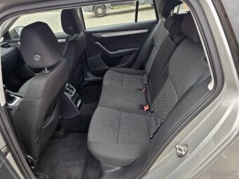 Škoda Octavia Combi 1.6 TDI M5 Ambition DVD R17 - 11