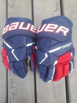 Hokejova vystroj - 11