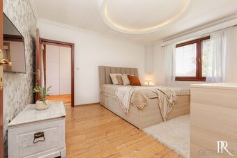 JEDINEČNÝ 5 IZBOVÝ RODINNÝ DOM S BAZÉNOM A KRÁSNOU ZÁHRADOU - 11